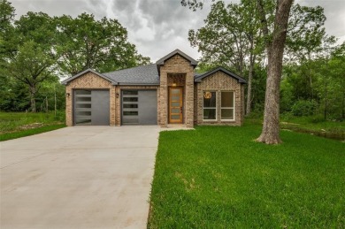 Lake Home For Sale in Trinidad, Texas