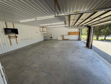 Terrific Property! 4 Bedrooms, 2 Full Baths (including guest - photo 31