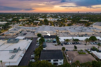 Substantial two-story quadruplex located in The Cove, Downtown - photo 4