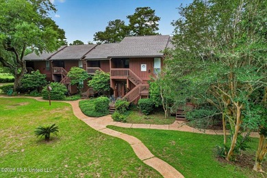 Tucked away in Lakeside Villa Condominiums, this charming - photo 6