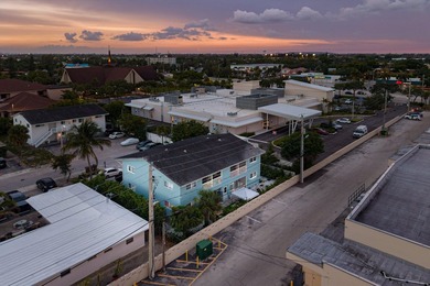 Substantial two-story quadruplex located in The Cove, Downtown - photo 8