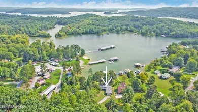 Come fall in love with the Scenic Lake Front Home on Watts Bar - photo 3