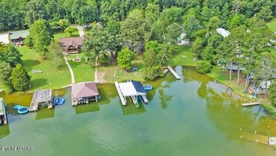 Come fall in love with the Scenic Lake Front Home on Watts Bar - photo 4