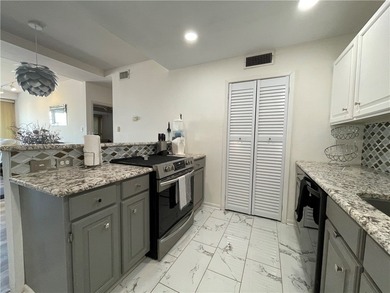 Dreaming of a condo with spectacular views, dream no more! This