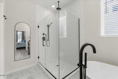 Luxury marsh front living, newer construction, deep water - photo 15