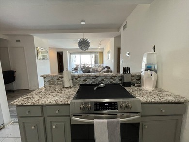 Dreaming of a condo with spectacular views, dream no more! This