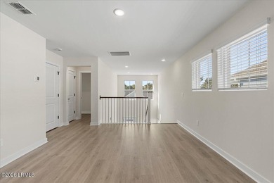 Luxury marsh front living, newer construction, deep water - photo 20