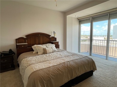 Dreaming of a condo with spectacular views, dream no more! This