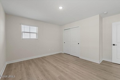 Luxury marsh front living, newer construction, deep water - photo 23