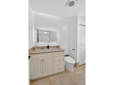 WOW - Awesome pool home with renovated kitchen, flooring and - photo 23