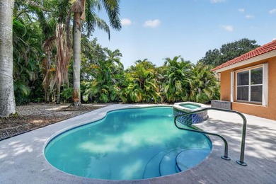 WOW - Awesome pool home with renovated kitchen, flooring and - photo 36