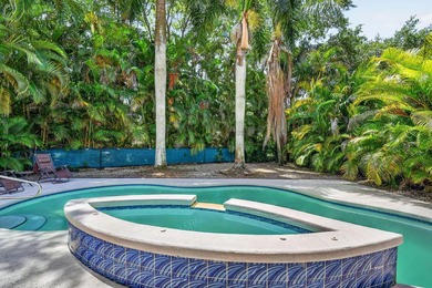 WOW - Awesome pool home with renovated kitchen, flooring and - photo 41