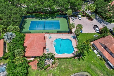WOW - Awesome pool home with renovated kitchen, flooring and - photo 48