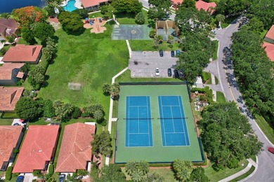 WOW - Awesome pool home with renovated kitchen, flooring and - photo 49