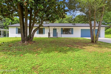 Freshly painted inside and out, this move in ready brick 3 - photo 1