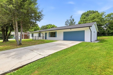 Freshly painted inside and out, this move in ready brick 3 - photo 2