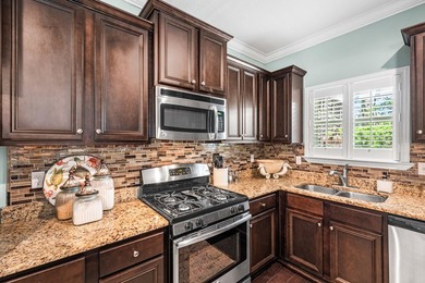 In the heart of Inlet Beach, this fully furnished 3-bedroom, 2 - photo 14