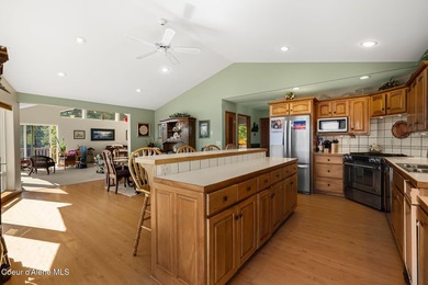 Incredible opportunity to own a well loved lake view home in - photo 15