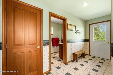 Incredible opportunity to own a well loved lake view home in - photo 22