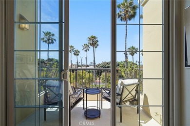 Coveted SeaCliff on the Greens Executive townhome. Light-filled - photo 32