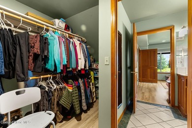 Incredible opportunity to own a well loved lake view home in - photo 33
