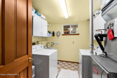 Incredible opportunity to own a well loved lake view home in - photo 38