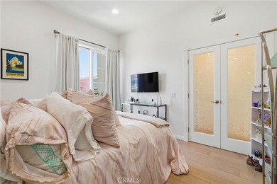 Coveted SeaCliff on the Greens Executive townhome. Light-filled - photo 44