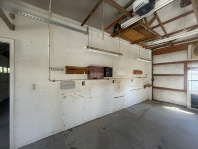 Motivated Seller!  3 bay garage. - photo 8