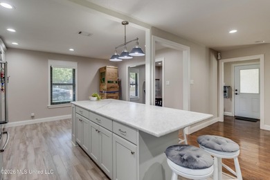 Welcome to 10 Dogwood Dr in Gulfport, MS--a beautifully updated - photo 6