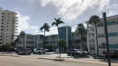 Come take a look at this cozy unit on Golden Isle Drive in