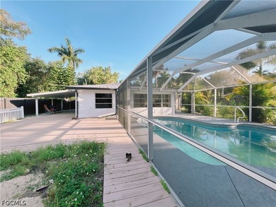 This beautiful home features 2 bedrooms and 1.5 bathrooms. It - photo 31