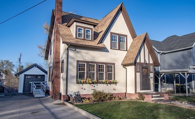 Bixler Lake Home Sale Pending in Kendallville Indiana