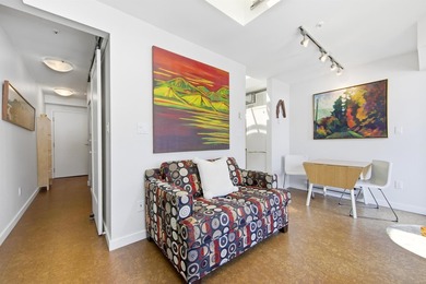 Welcome to Alma Court, an intimate boutique building tucked away - photo 4