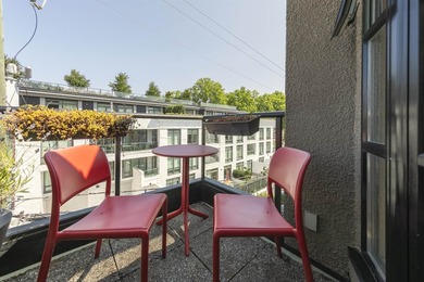 Welcome to Alma Court, an intimate boutique building tucked away - photo 10