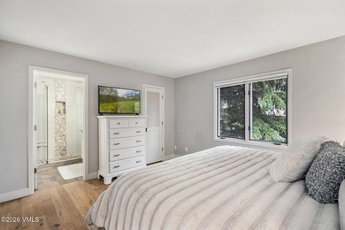 Experience refined mountain living in this exquisitely designed - photo 12