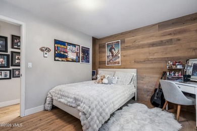 Experience refined mountain living in this exquisitely designed - photo 14