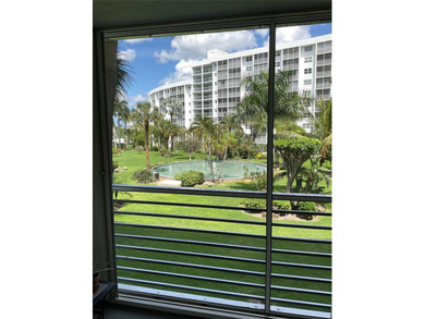 READY TO MOVE IN. NICELY UPDATED 2 BED 2 BATH UNIT OFFERS