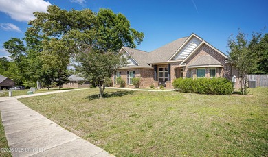Newly reduced price as of 5/18!! Welcome home to this beautiful - photo 5
