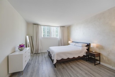 Spectacular 2 Bedroom plus Den and 2 bath for sale! Spacious Den