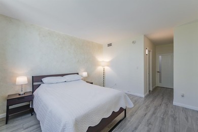 Spectacular 2 Bedroom plus Den and 2 bath for sale! Spacious Den