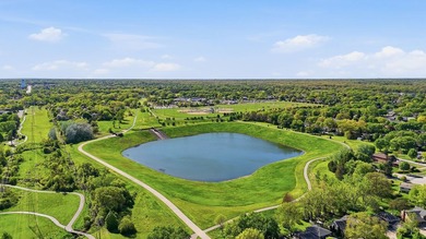 WELCOME to this beautiful maintained condo located in the heart - photo 3