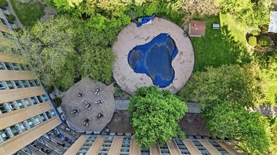 WELCOME to this beautiful maintained condo located in the heart - photo 6