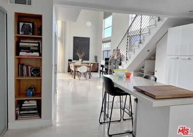 CORNER LOFT | SECOND FLOOR | STUNNING LIGHT l MARINA DEL REY - photo 4
