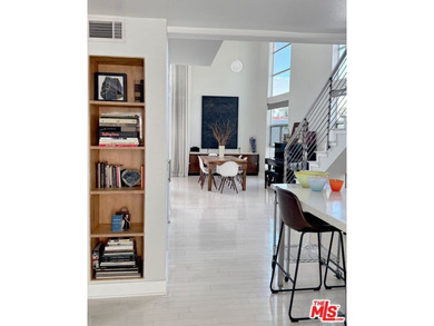 CORNER LOFT | SECOND FLOOR | STUNNING LIGHT l MARINA DEL REY - photo 5