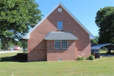 NEW PRICE!! Welcome to this bright and open 3-bedroom, 2.5-bath - photo 5