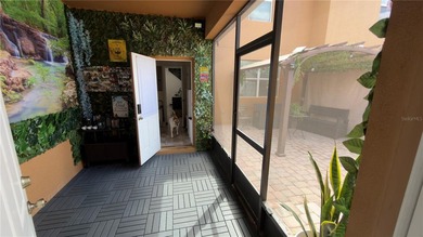 Beautiful 4-bedroom, 2.5-bathroom townhouse located in the - photo 4