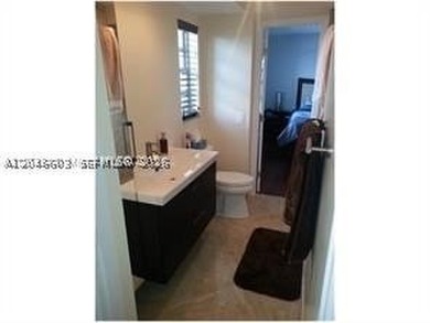 Victoria Park 2 bed 1 bath condo - Great Location - 5th floor - photo 5