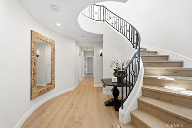 LOCATED JUST FOUR HOUSES FROM THE STRAND, this beautifully - photo 9