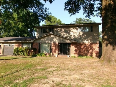 Arkansas River Home Sale Pending in Muskogee Oklahoma