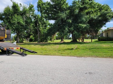 A beautiful Golf Course LOT in Rotonda West Long Meadow. Cleared - photo 4